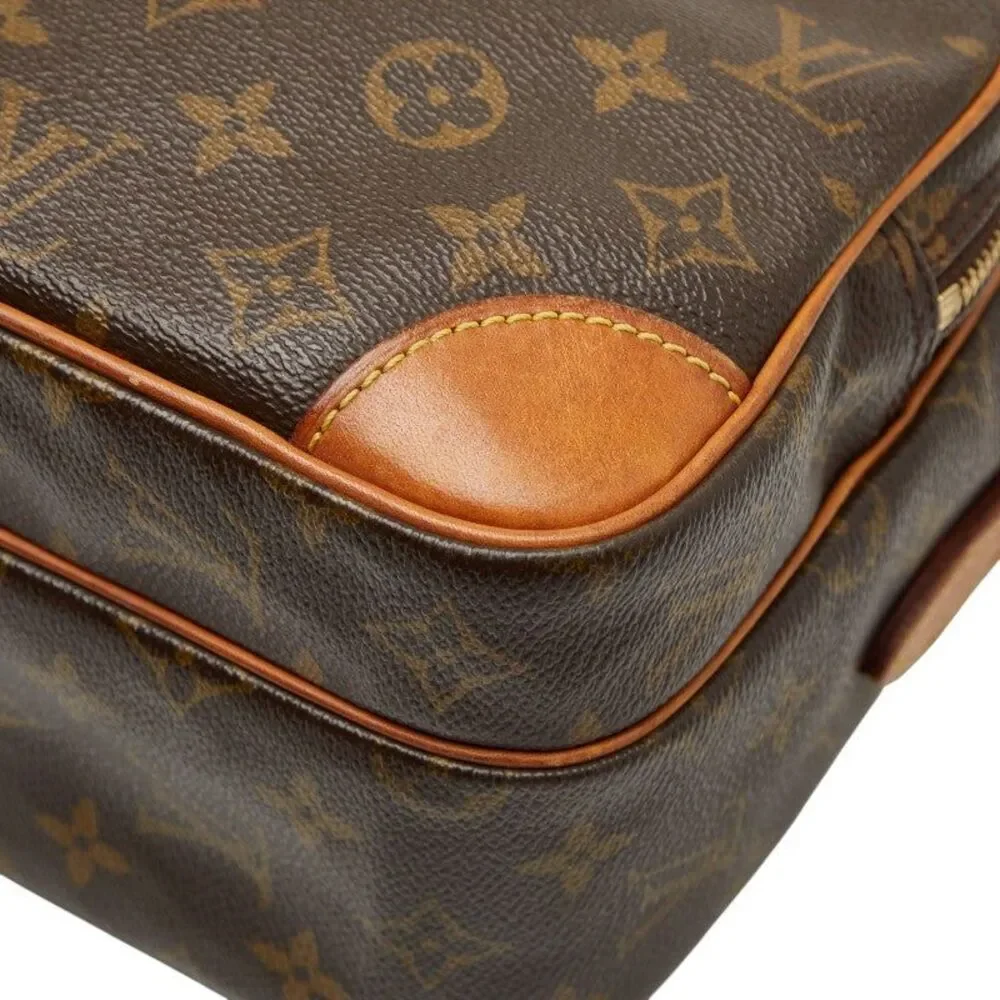 Louis Vuitton delivery duty
